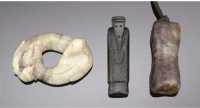 Song Dynasty A black jade pendant carved as a standing bearded man